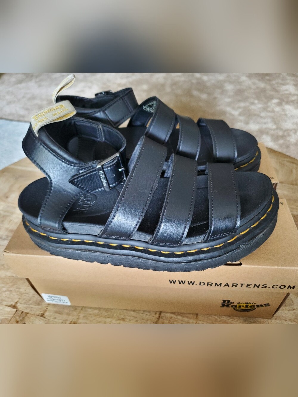 Dr Martens Blair Hydro Vegan Leather Sandals Size 6